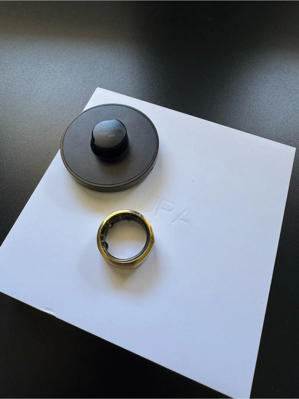 Oura ring Gen 3 Heritage ring size 8 gold (2-3 day battery life)